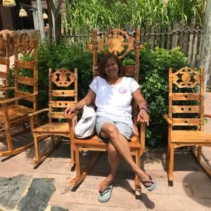 Meet your Posher, Nelia